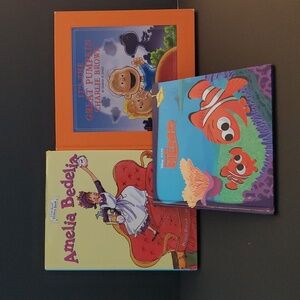 3 Books, It's The Great Pumpkin Charlie Brown, Amelia Bedelia,Finding Nemo